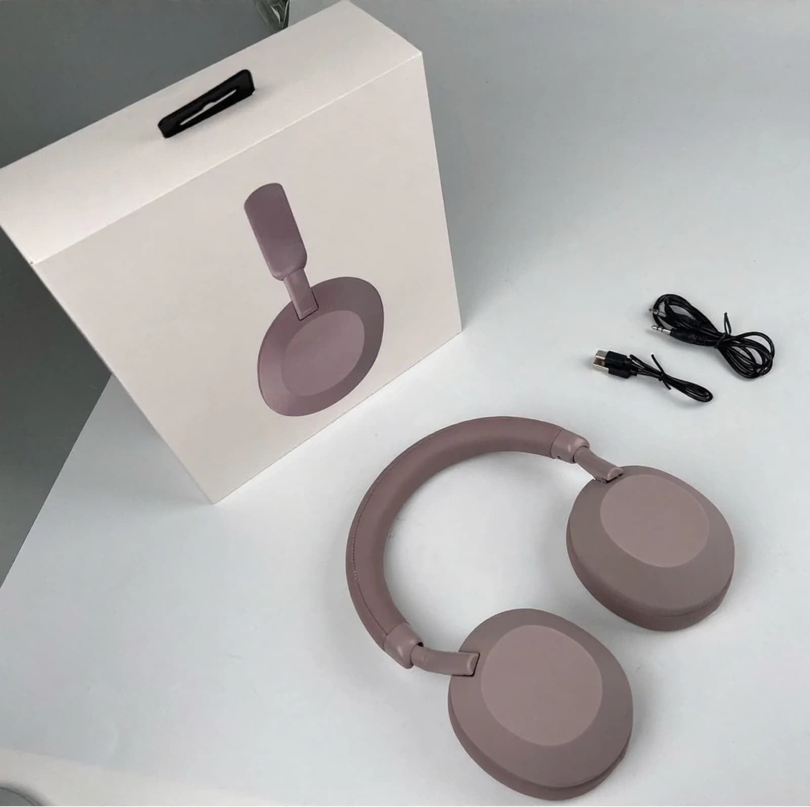 Brezžične Bluetooth slušalke čez uho z aktivnim odpravljanjem hrupa in stereo zvokom