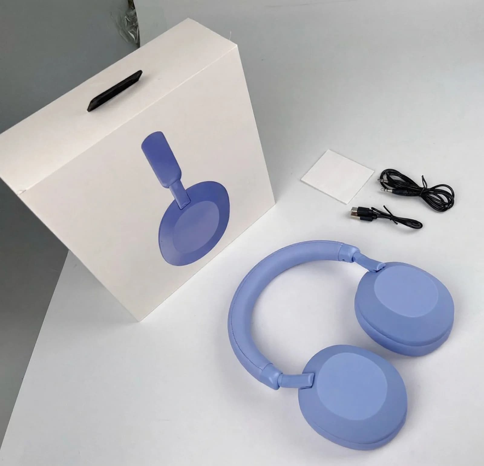 Brezžične Bluetooth slušalke čez uho z aktivnim odpravljanjem hrupa in stereo zvokom
