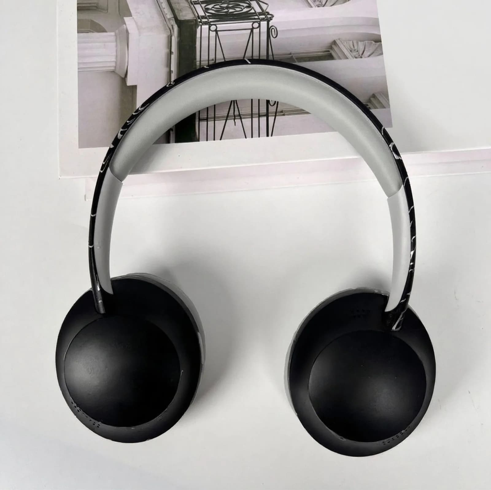 Brezžične slušalke čez uho z Bluetooth 5.4 in režo za TF kartico